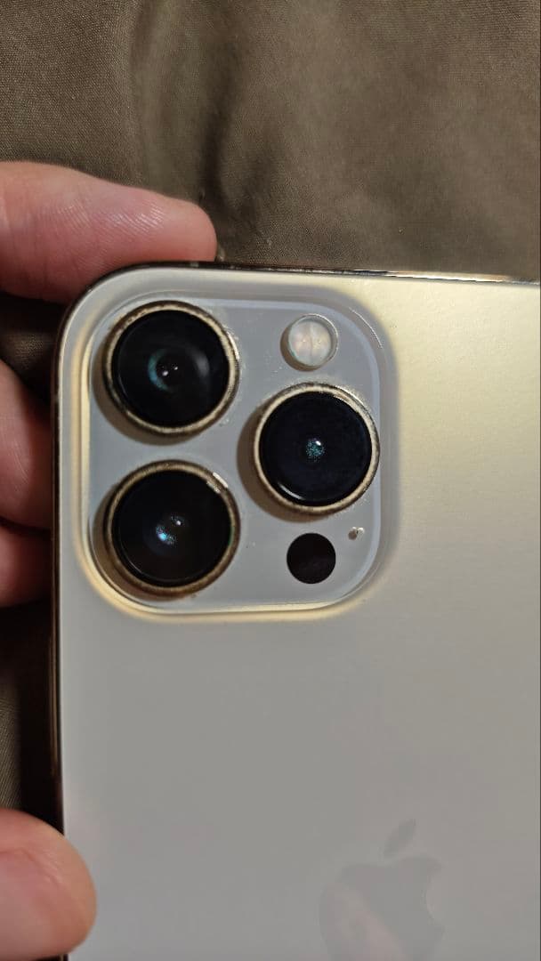 iPhone 13 Pro Max 1TB ゴールド *画面下部割れ有り