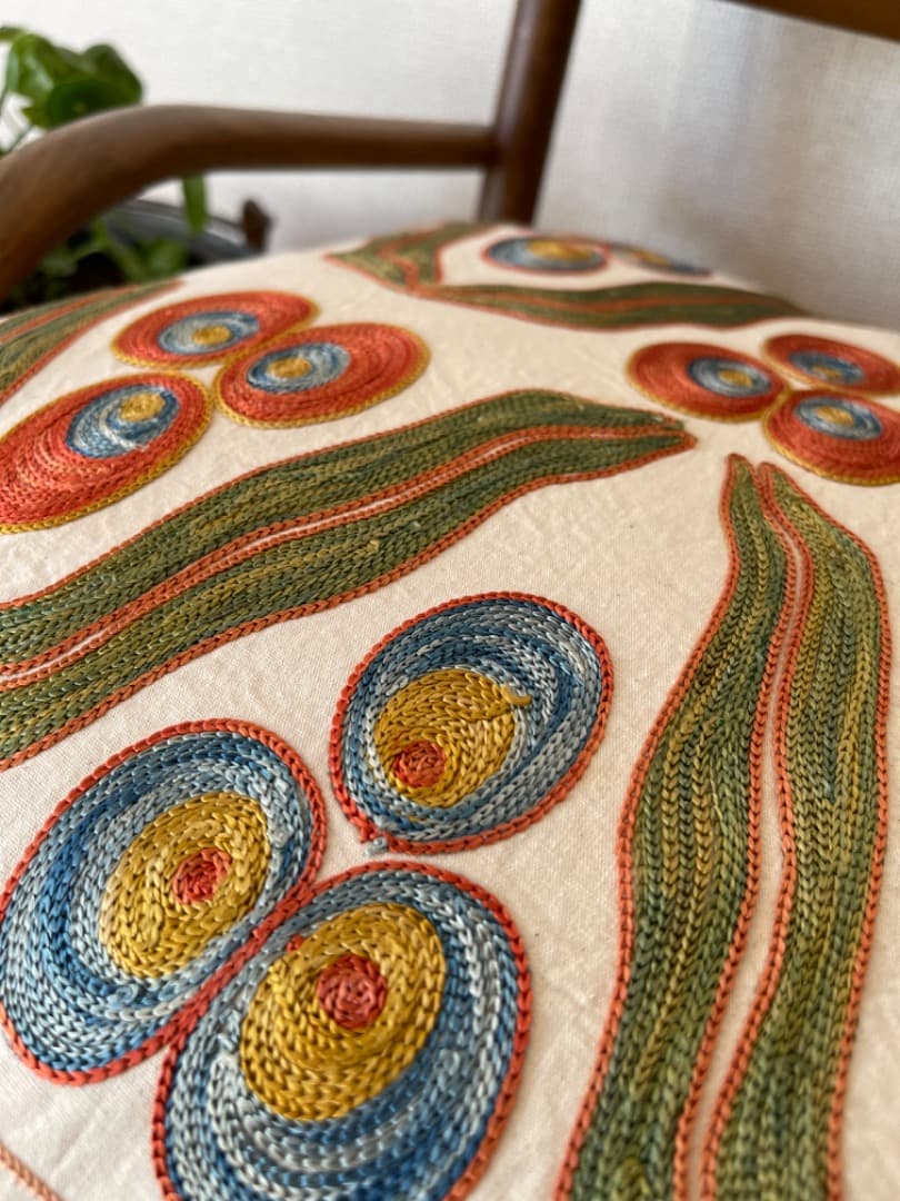 ウズベキスタン伝統刺繍スザニ　クッションカバー