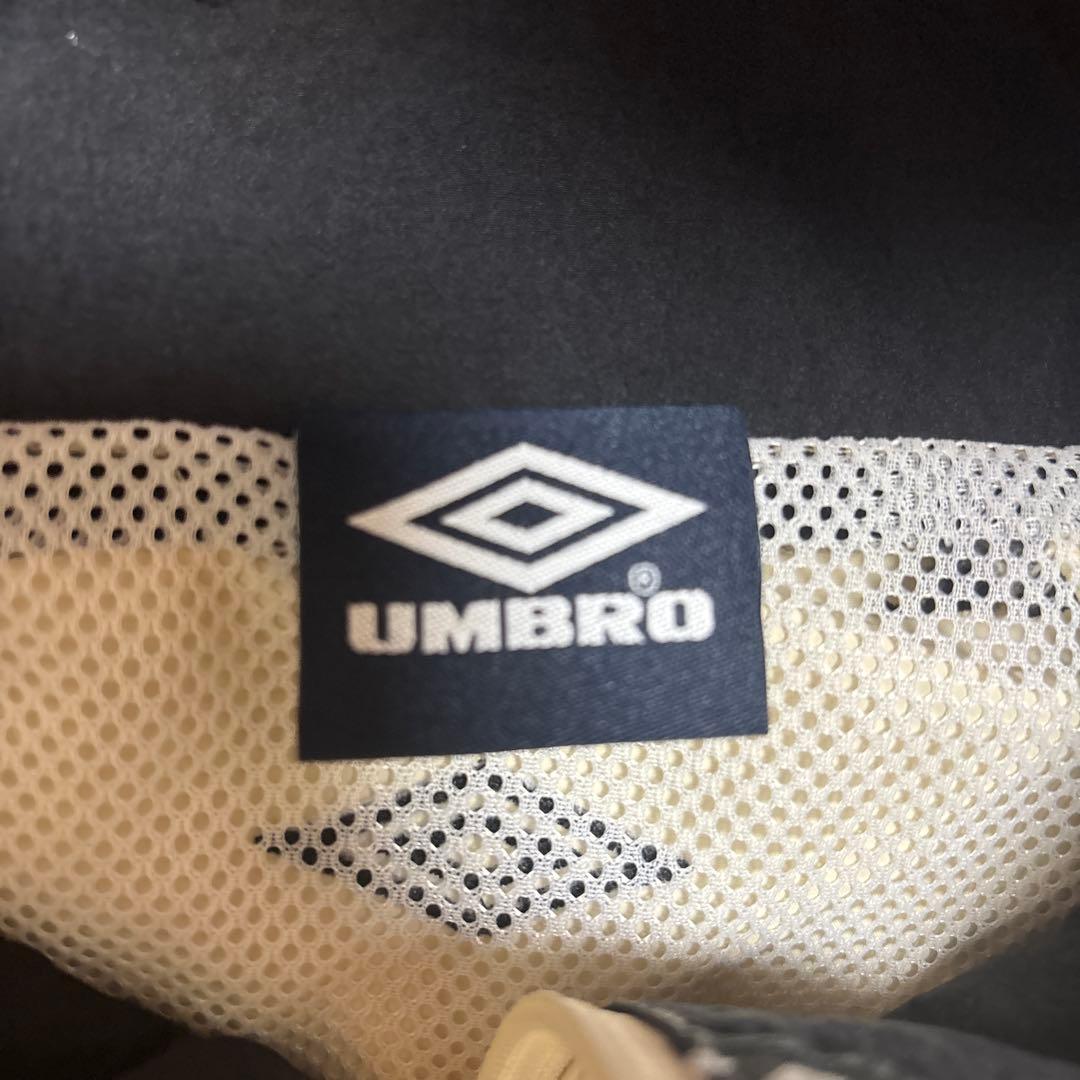 m*y様 Umbro ナイロンジャケット クリーム色