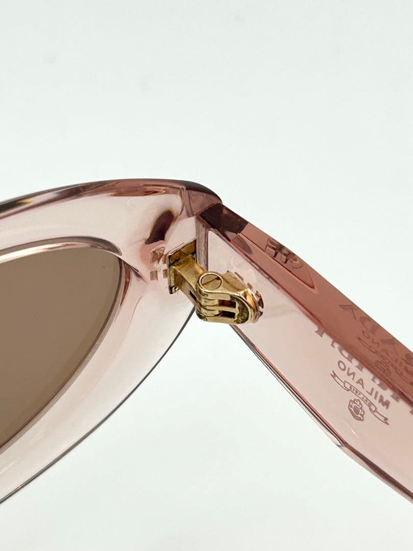 ✨極上美品・付属品完備✨　プラダ　サングラス　シンボルロゴ　キャットアイ　Y2K