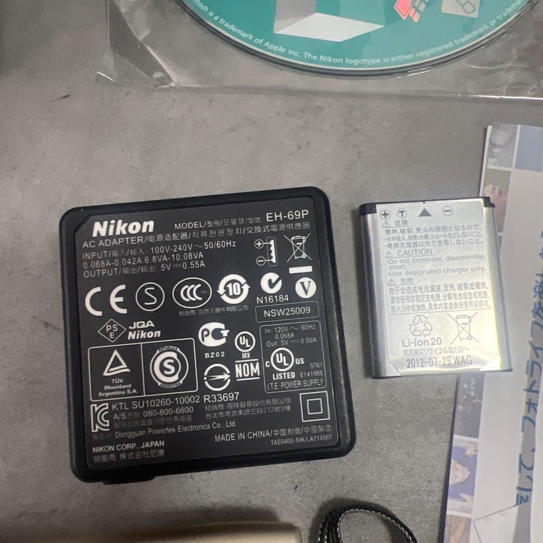 極美品 NICON COOIPIX S3300 ゴールド