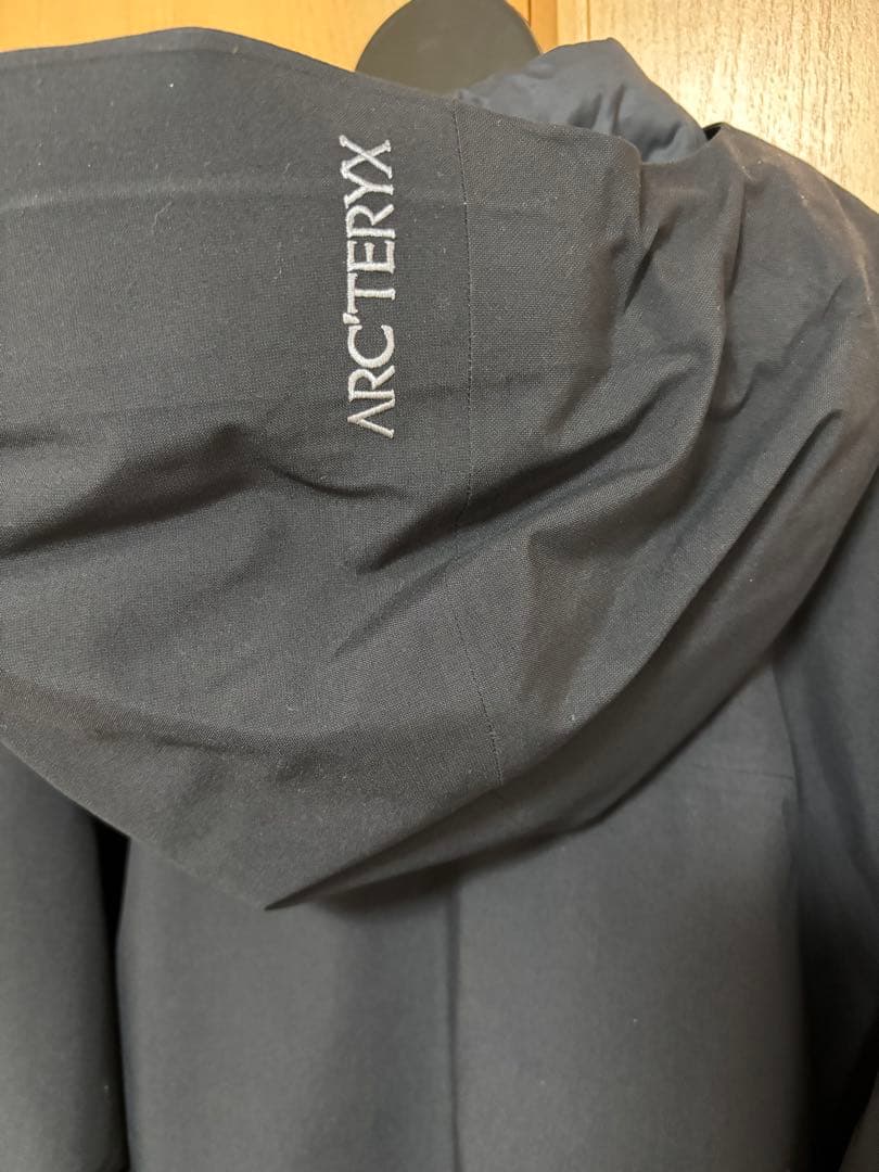 アークテリクス Therme Insulated Jacket