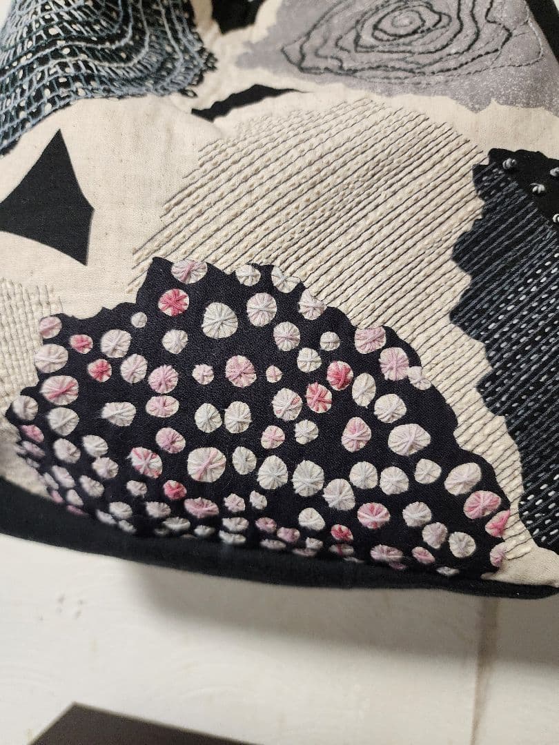 ♡新作　モノトーン系のエチノ生地に豪華に刺し子　一点もの　センソユニコ慈雨等