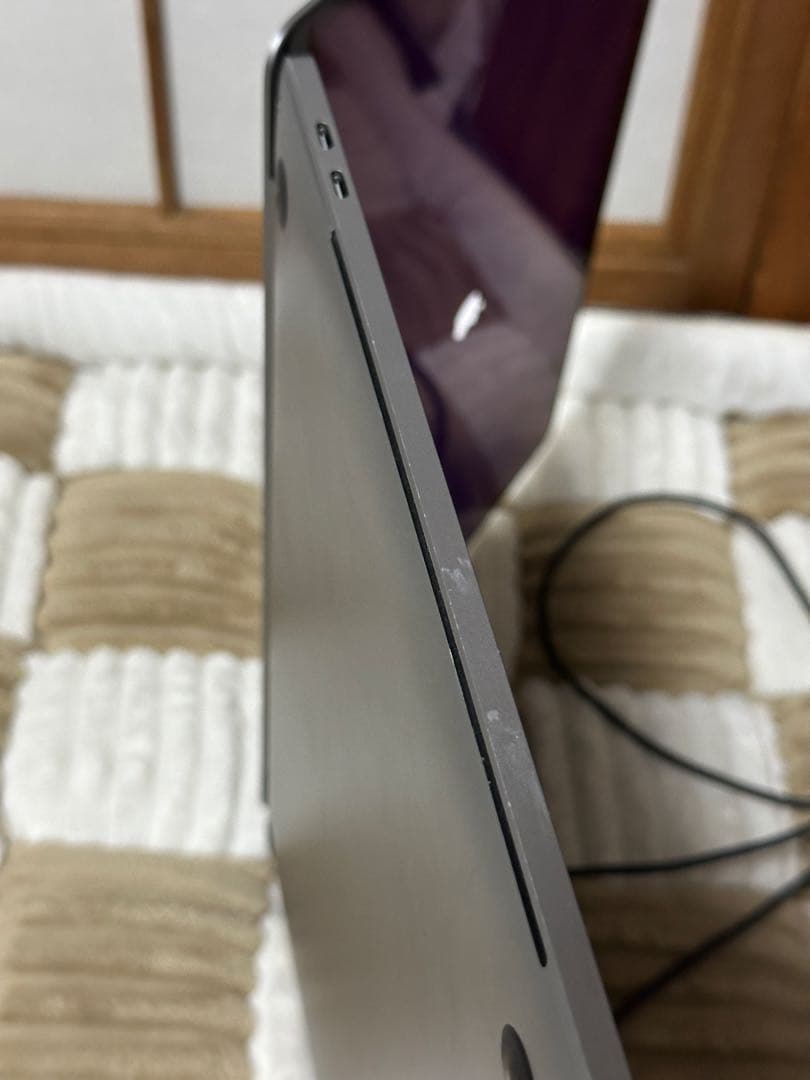 MacBook Pro15 2018 i7/512GB ディスプレイ、電池良好