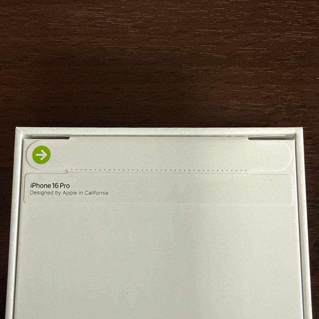 iPhone16Pro512GB ホワイトチタニウム　【整備済品・未開封】