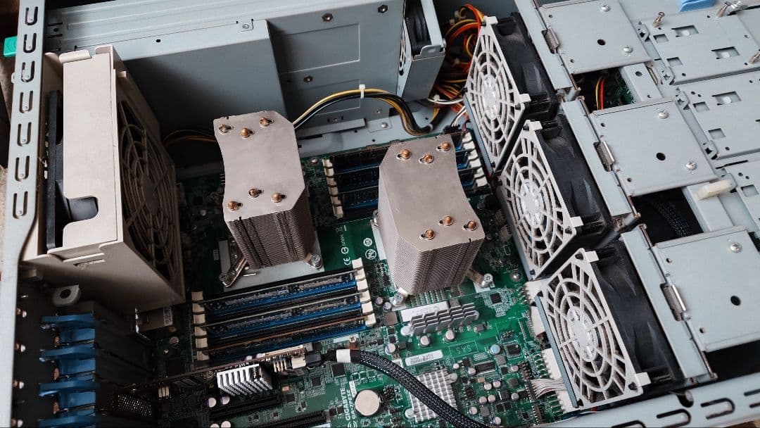 サーバー NEC express 5800 t120e