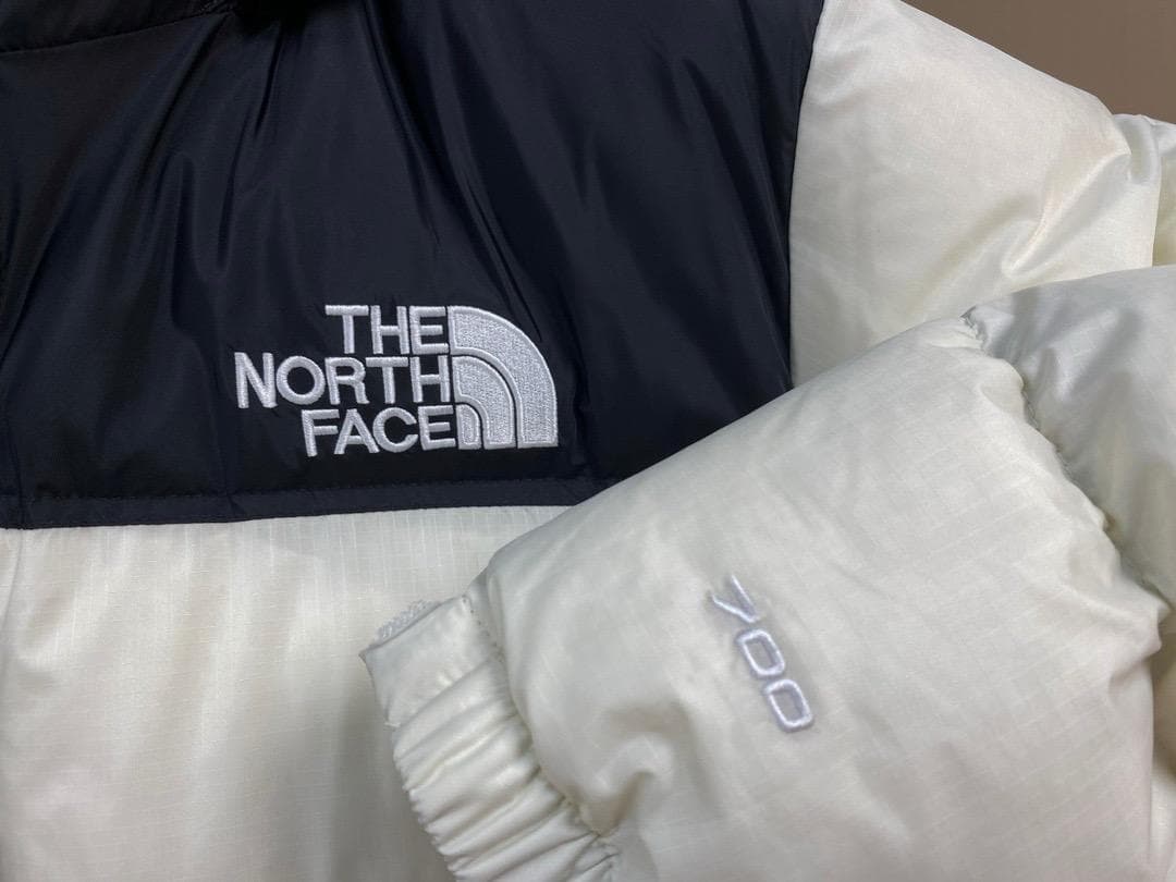 極美品【M】ザノースフェイス ヌプシ ホワイト ダウンジャケット
