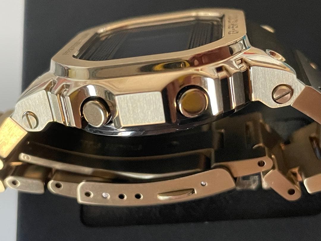 ア*ル様 <美品>G-SHOCKカシオ フルメタル GMW-B5000GD-1J