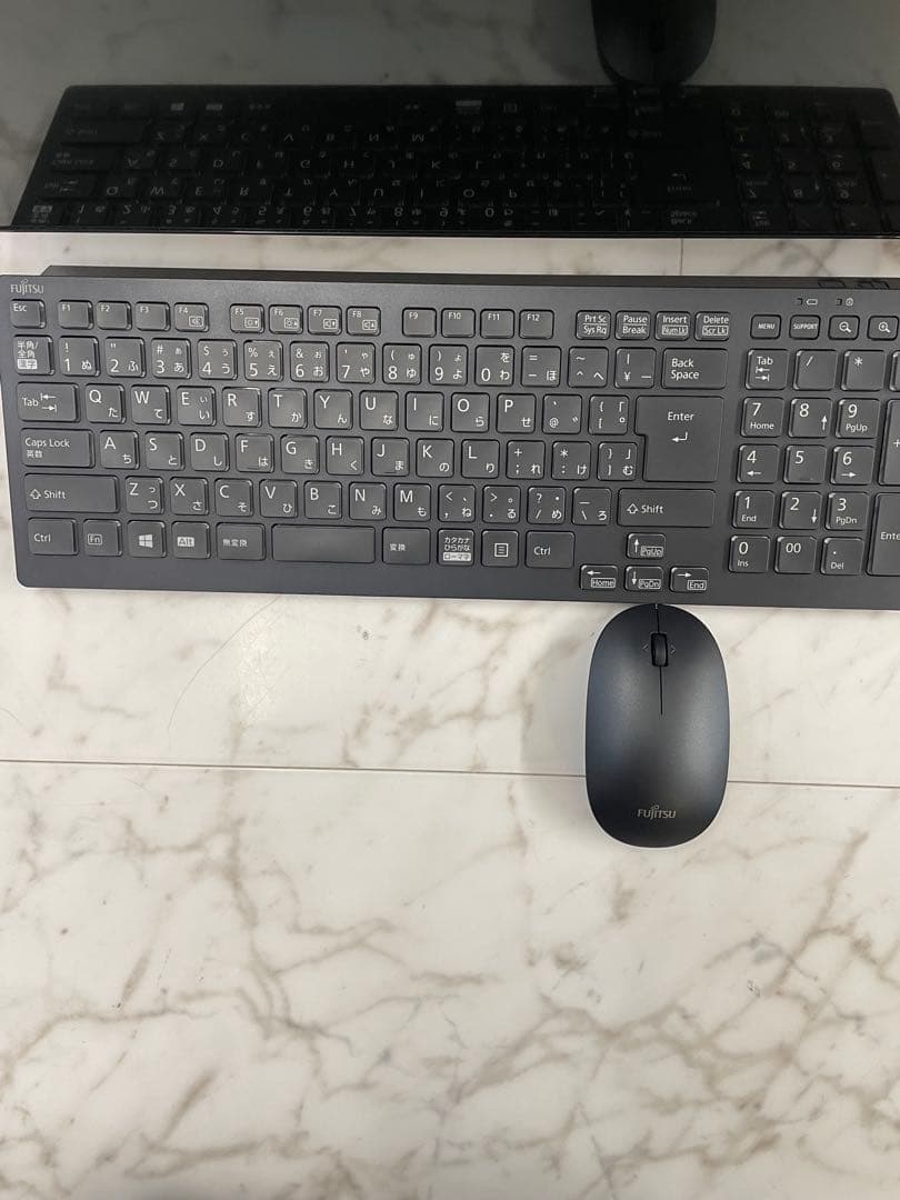 富士通エスプリモ【ESPRIMO FH70／C2　FMVF70C2BK】