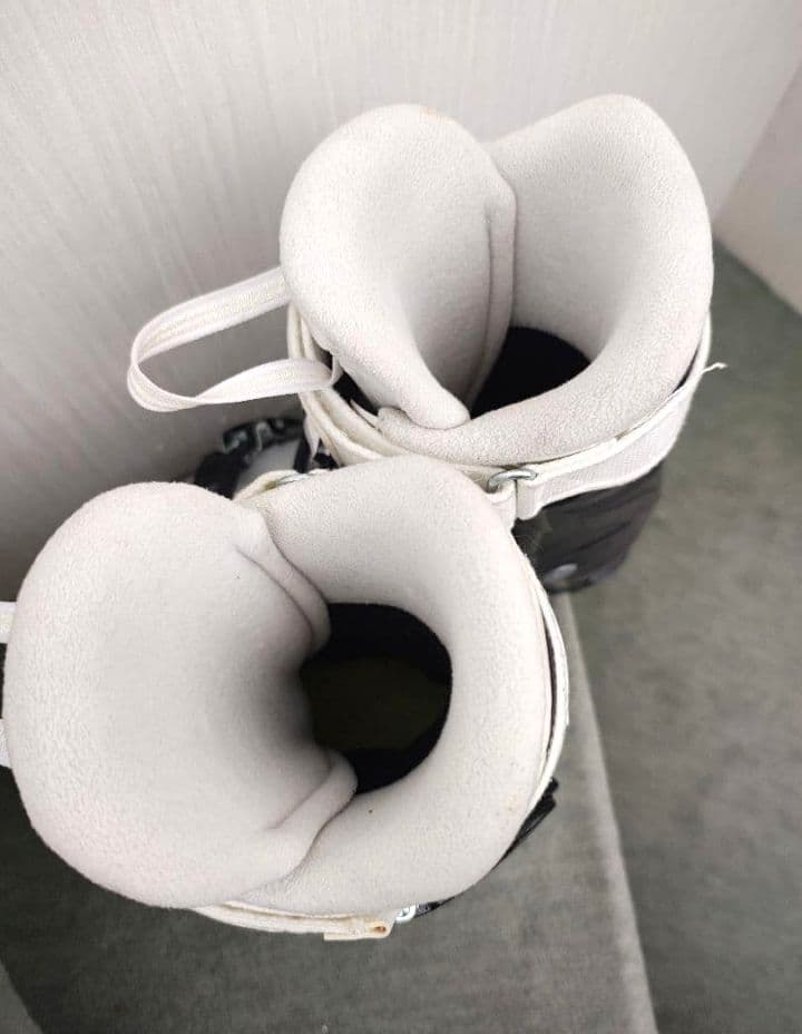 【状態良好☆】23.5cm　ROSSIGNOLスキーブーツ♪送料無料！