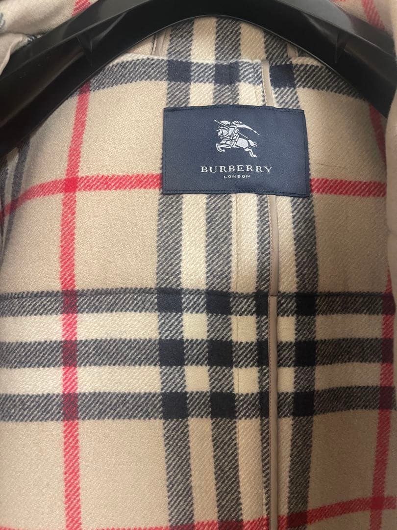 ベージュ ダッフルコート フード付き　バーバリー 美品　半額以下