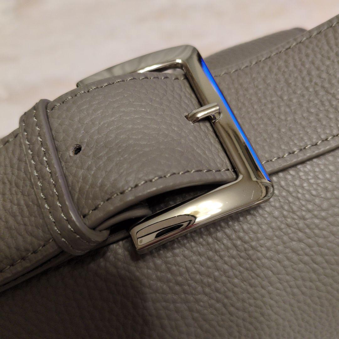 美品　ビアズリー　ボディバッグ　トープ