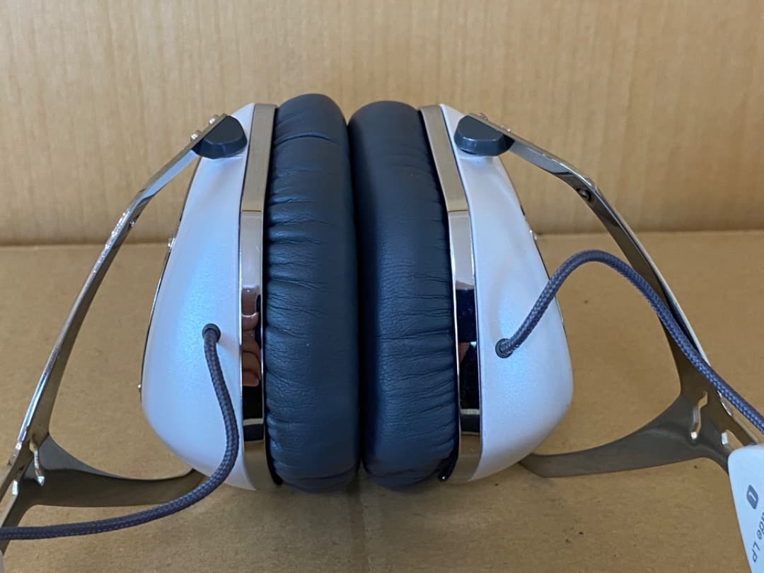 ヘッドホン v-moda crossfade LP(パールホワイト) 中古