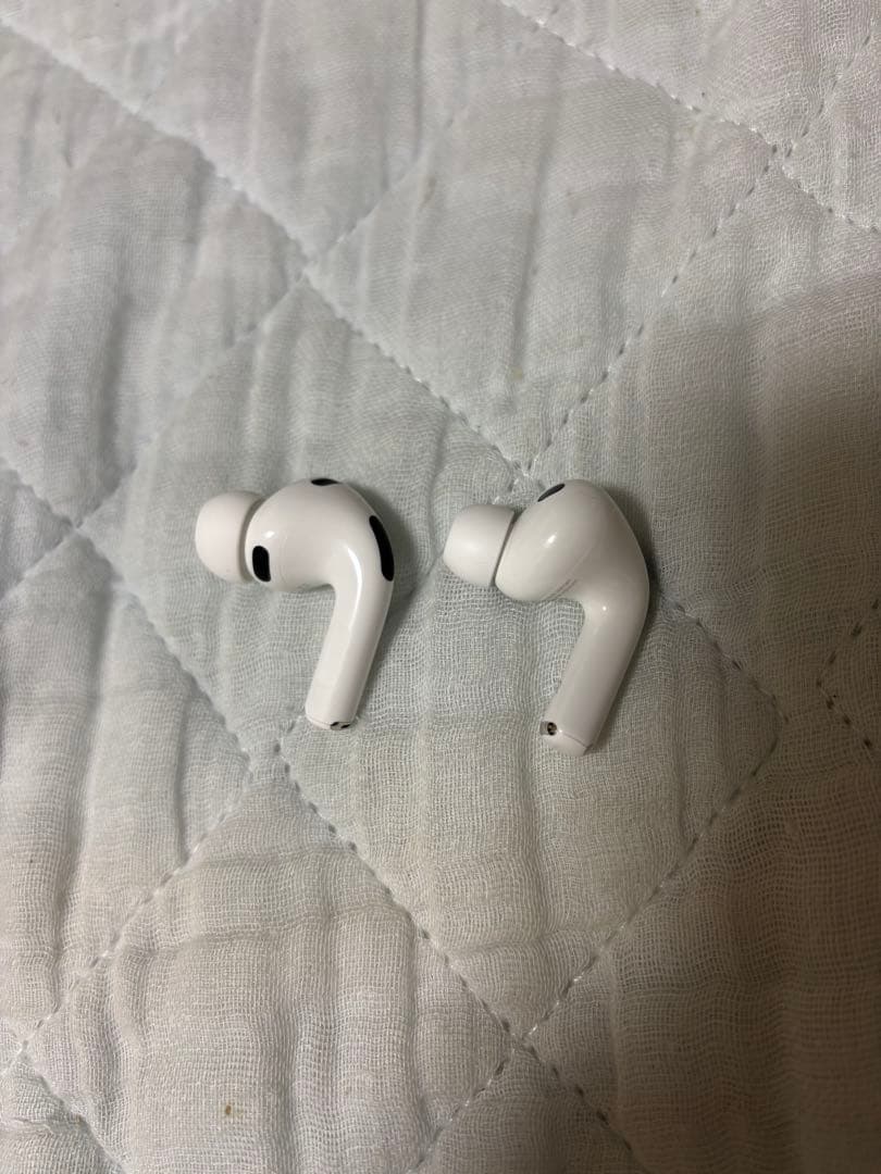 (カナちゃん・エンデ)AirPods pro 3本体 充電ケース付き