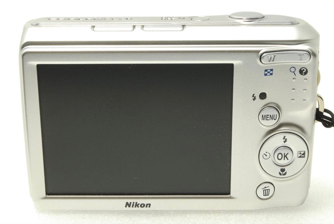 yちゃん 様フォロー割_Nikon COOLPIX L20 ❤️シルバー ニコン