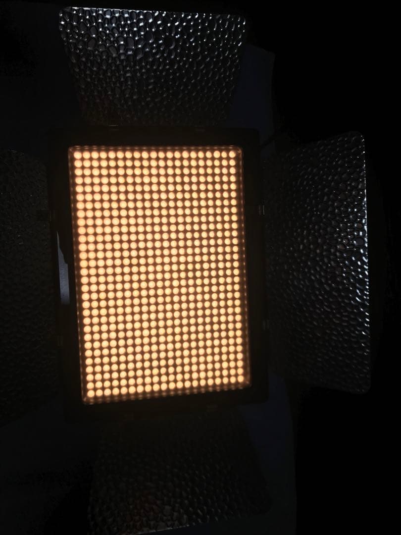 YONGNUO YN-600L LEDライト2個セット　充電器バッテリー2個付