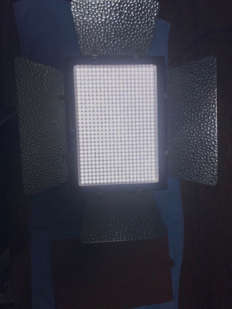 YONGNUO YN-600L LEDライト2個セット　充電器バッテリー2個付