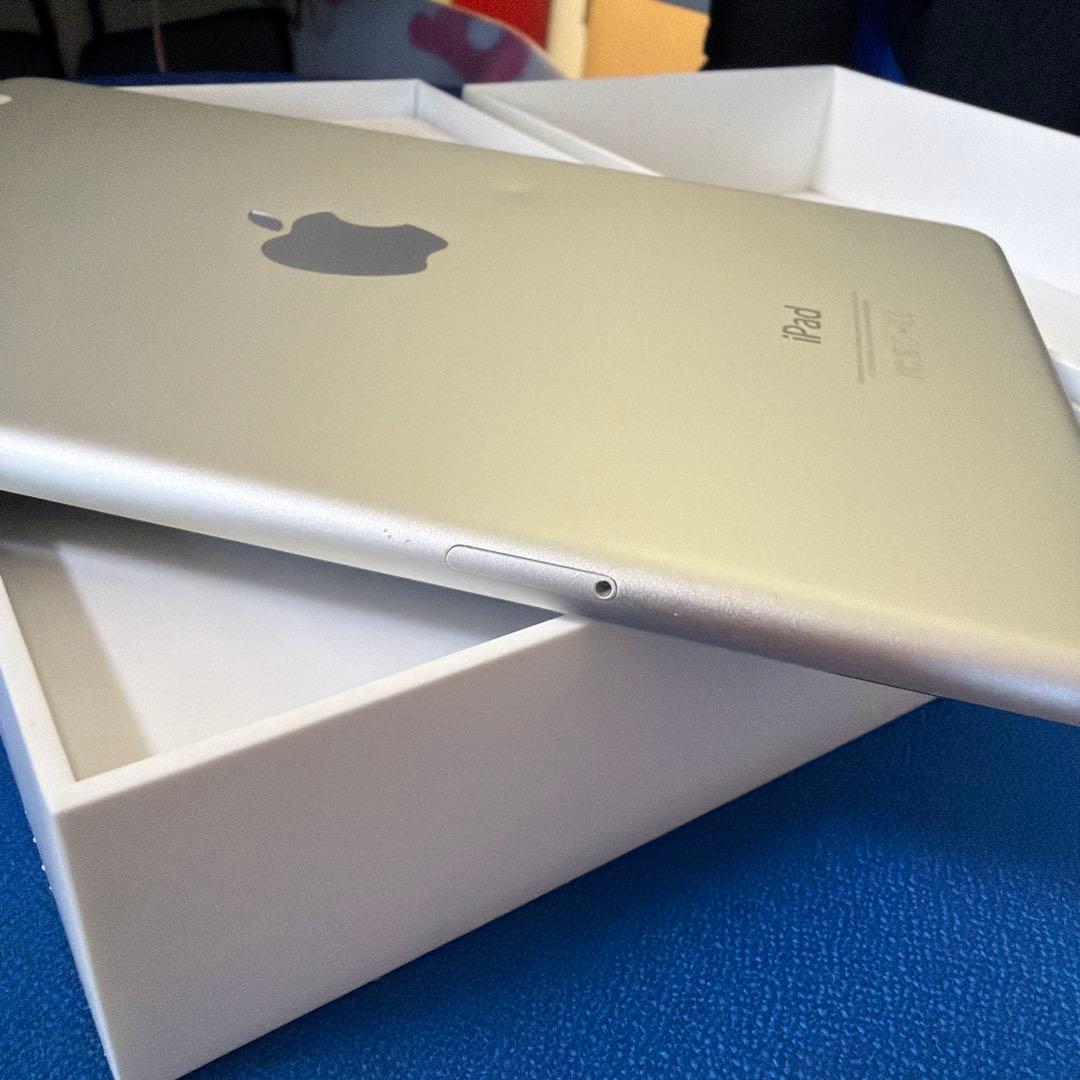 Apple iPad mini 4 シルバー 128GB Wi-Fi セルラー