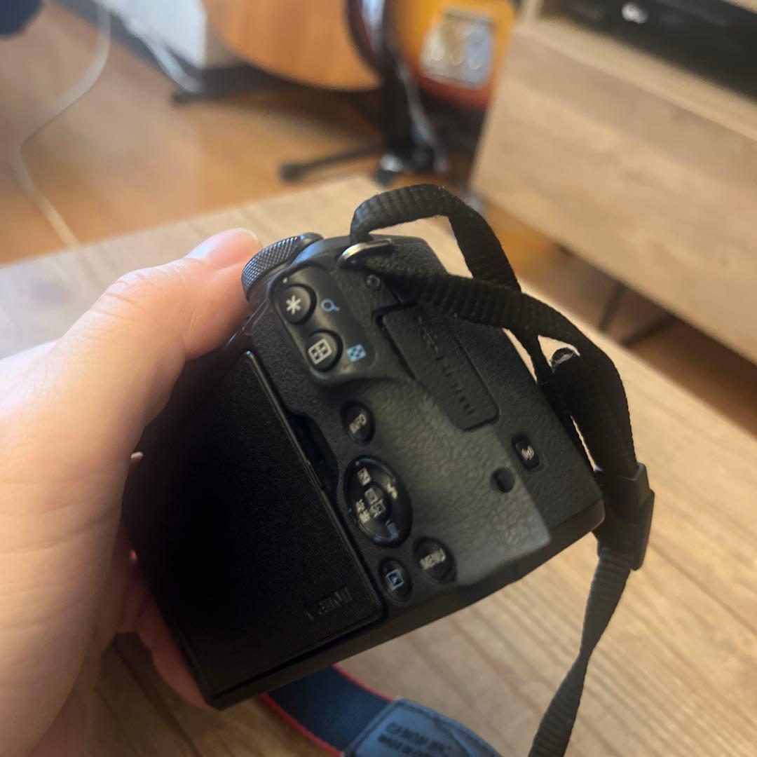 Canon EOS kiss M / レンズ・予備バッテリー付き