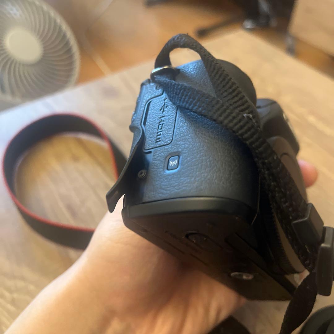 Canon EOS kiss M / レンズ・予備バッテリー付き