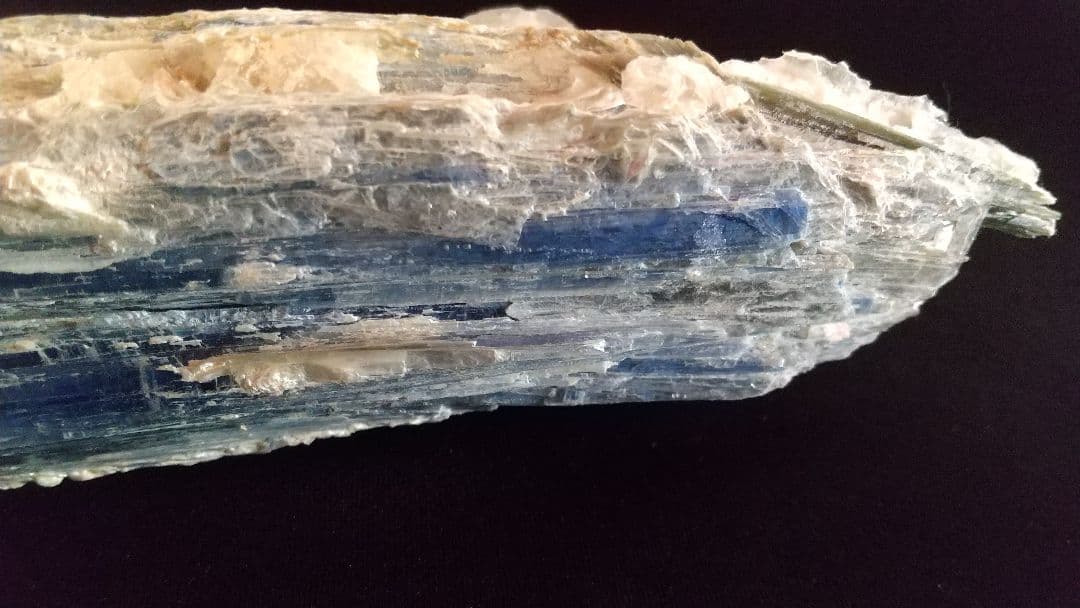 カイヤナイト(原石)