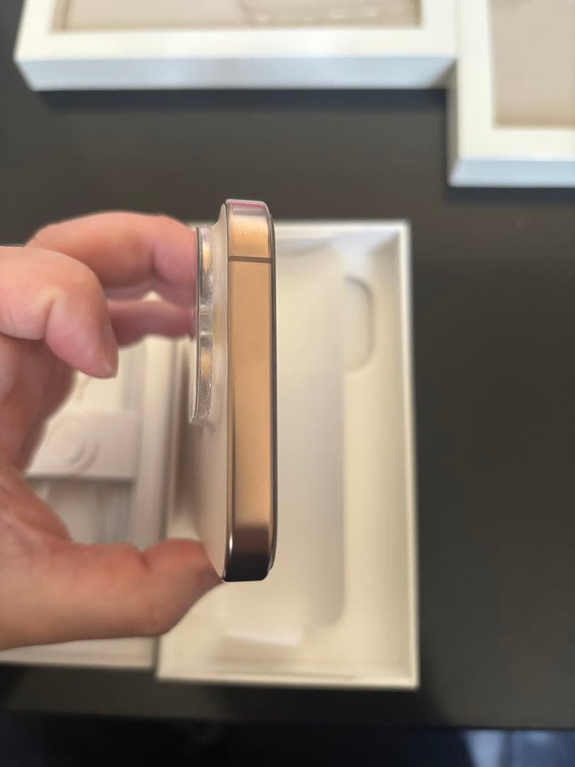 iPhone 16 pro 128GB デザートチタニウム　美品