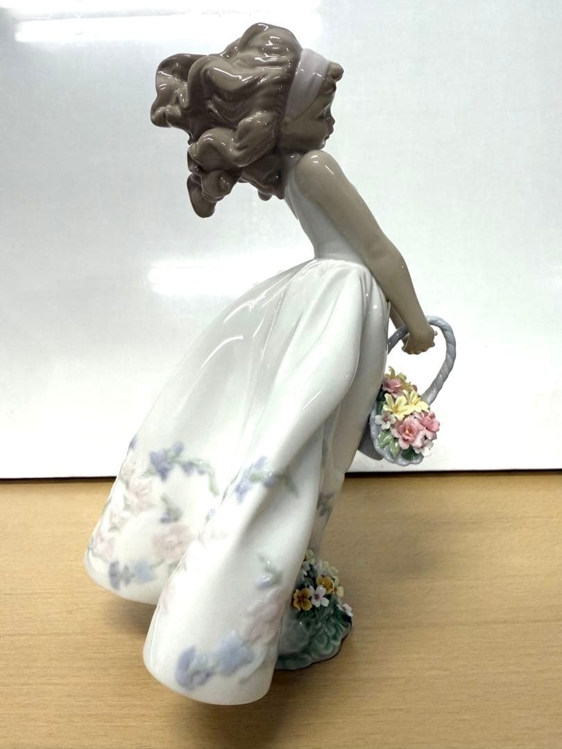 リヤドロ フィギュリン フラワーガーデン 少女　美品
