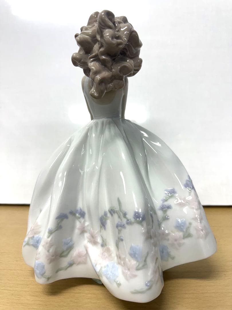 リヤドロ フィギュリン フラワーガーデン 少女　美品
