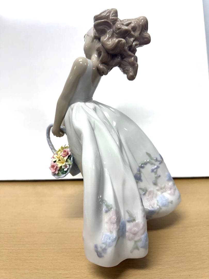 リヤドロ フィギュリン フラワーガーデン 少女　美品