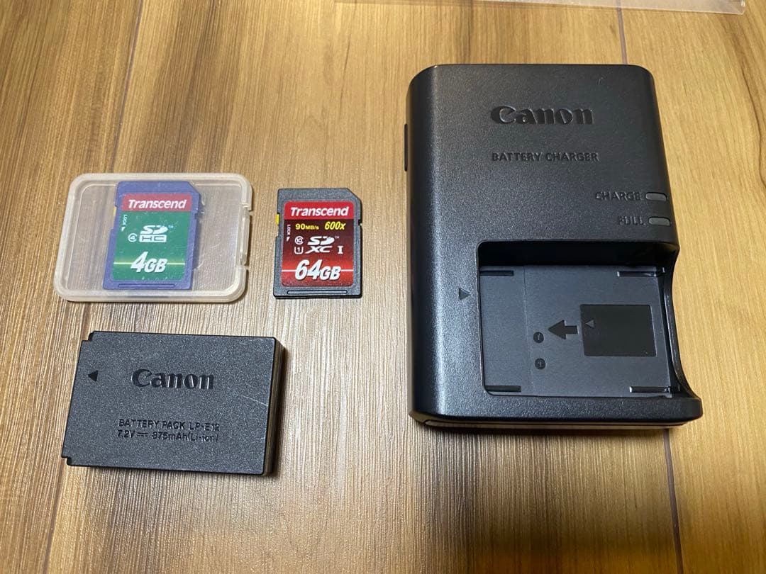 Canon 一眼レフカメラ ダブルズームキット EOS kiss X7