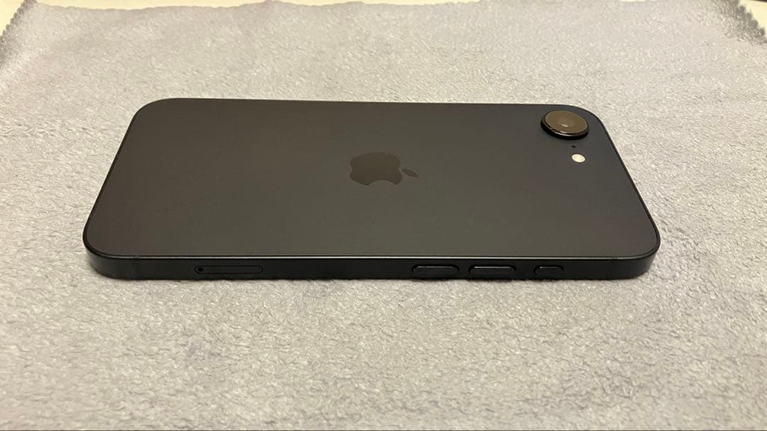 Apple iPhone 16e 128GB ブラック