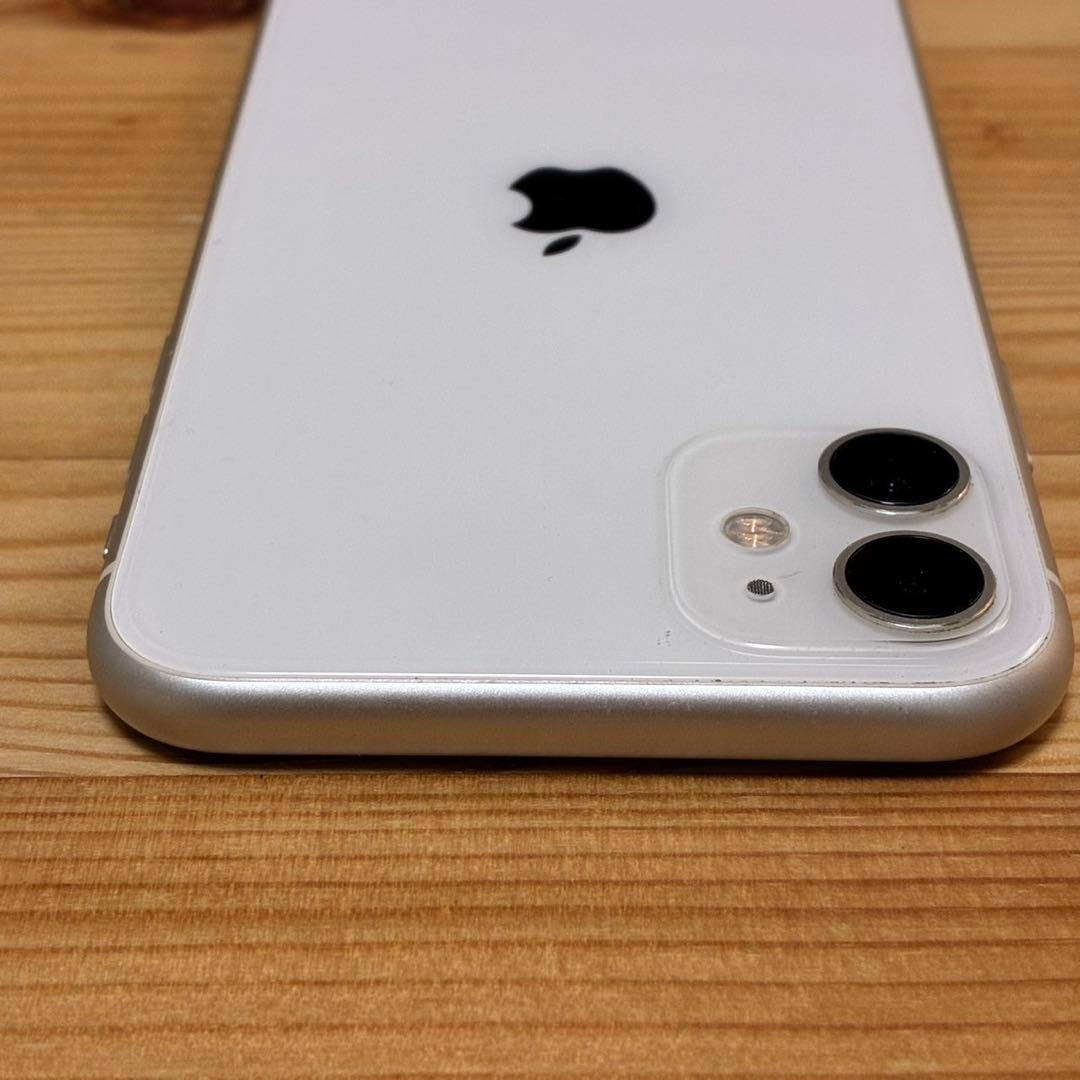 あ*ふ様 バッテリー新品　iPhone 11 64GB SIMフリー　美品　おま