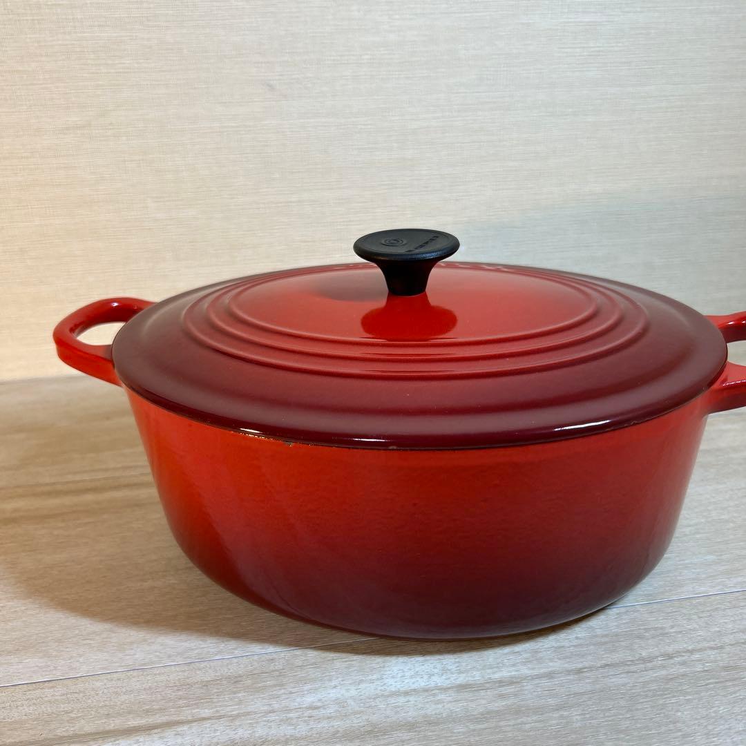 ルクルーゼ　ココットオーバル　25cm チェリーレッド　両手鍋　鍋
