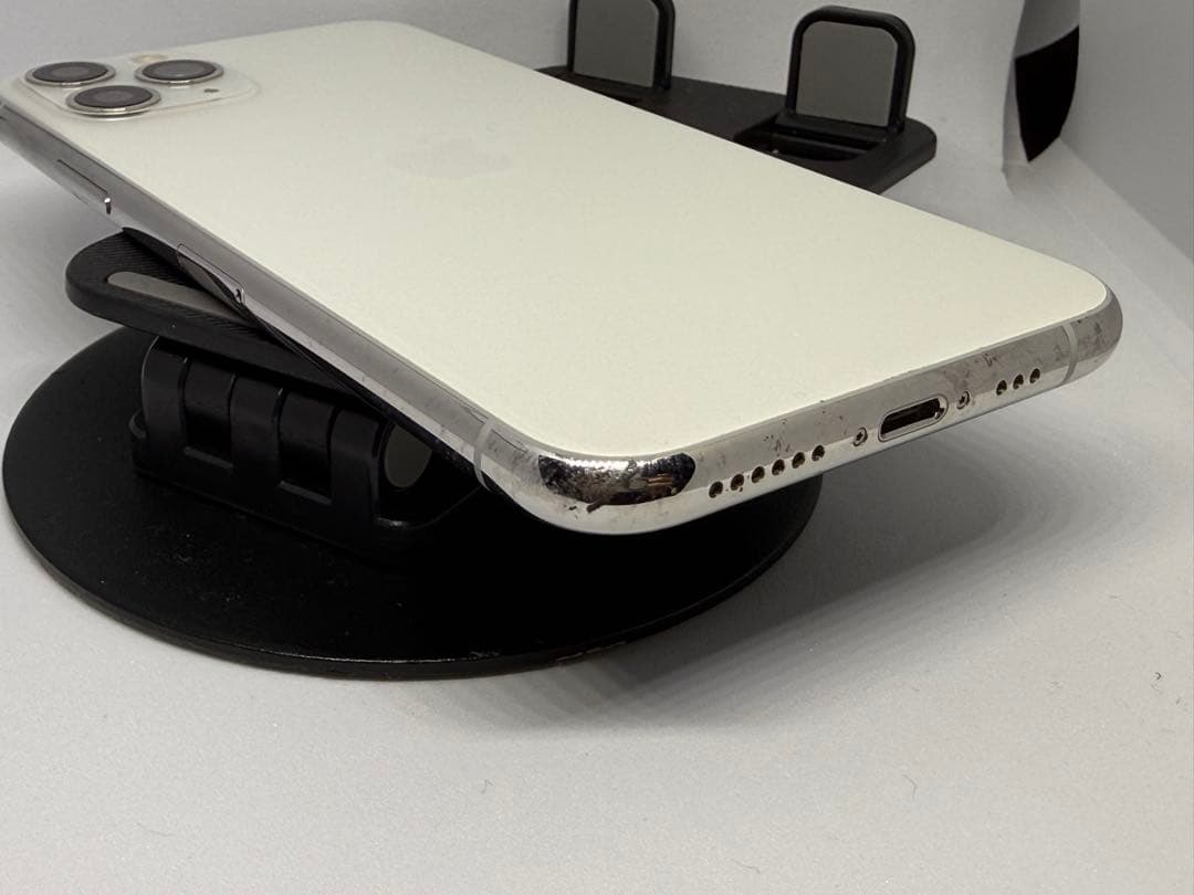 iPhone 11pro シルバー　MWC82J/A