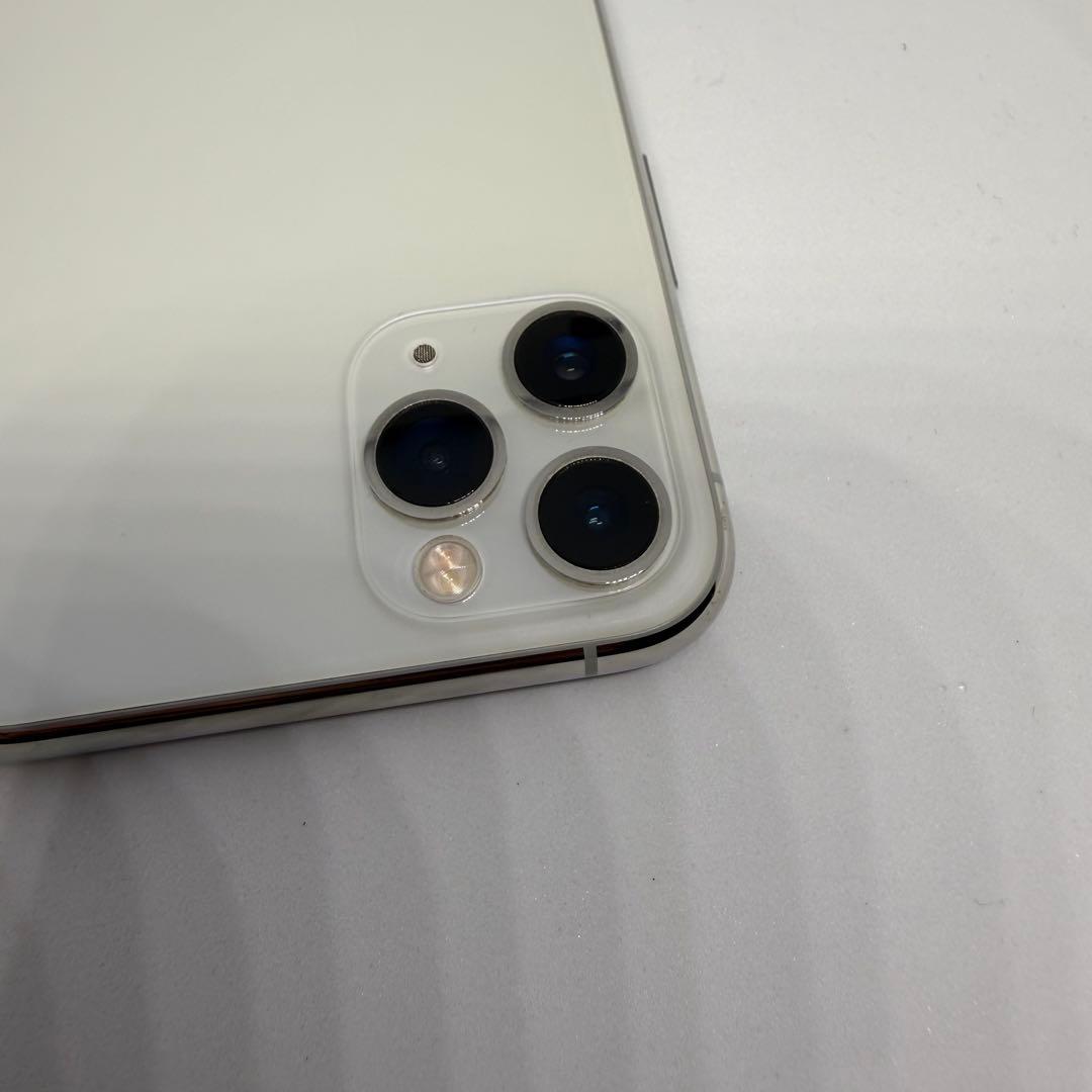 iPhone 11pro シルバー　MWC82J/A