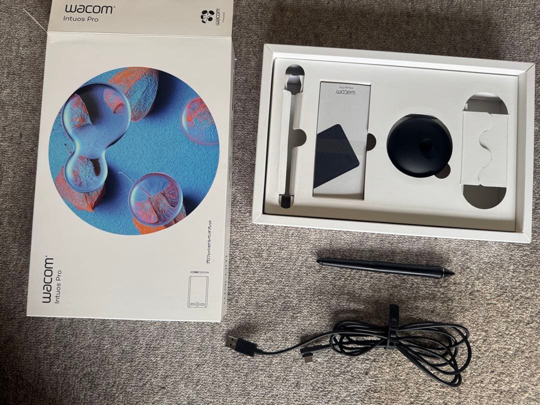 ワコム ペンタブレット Wacom Intuos Pro Sサイズ