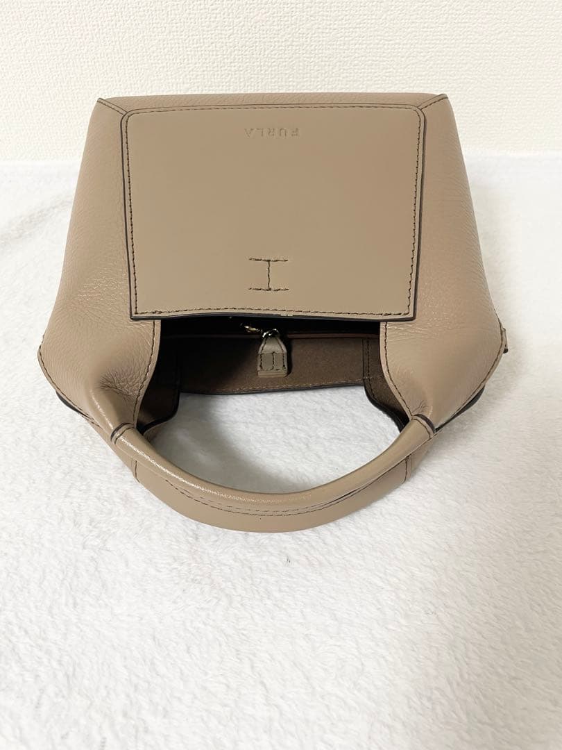 【美品】FURLA miniジルダショルダーバッグ　グレージュ