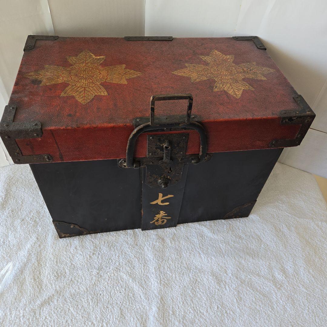 qhemzki3ar8juw964uyjさん専用です　鎧櫃　家紋　背負箪笥　武具