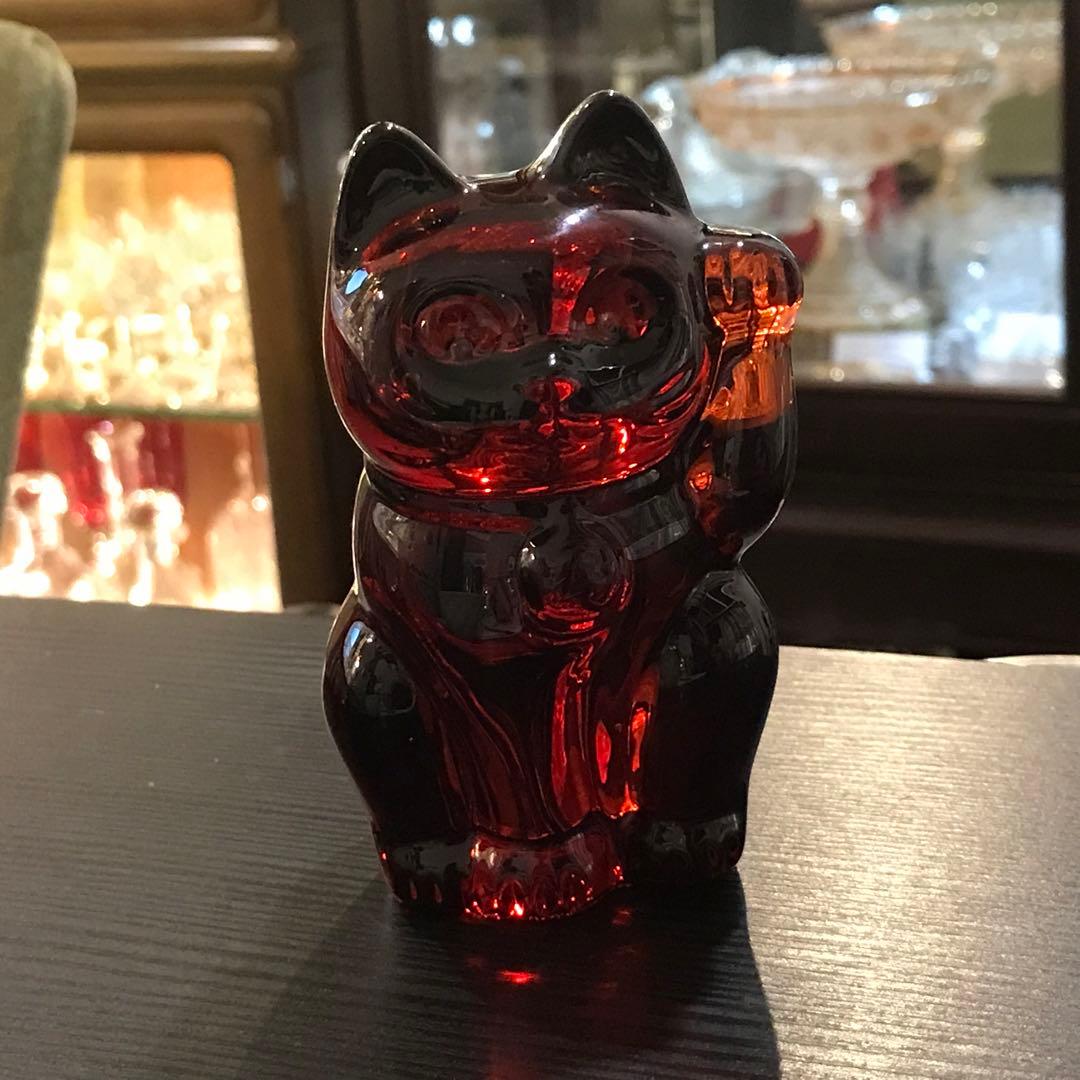 プシュケ 可愛らしい♡アンティークバカラ招き猫フィギュリン♪真紅♪縁起物☆