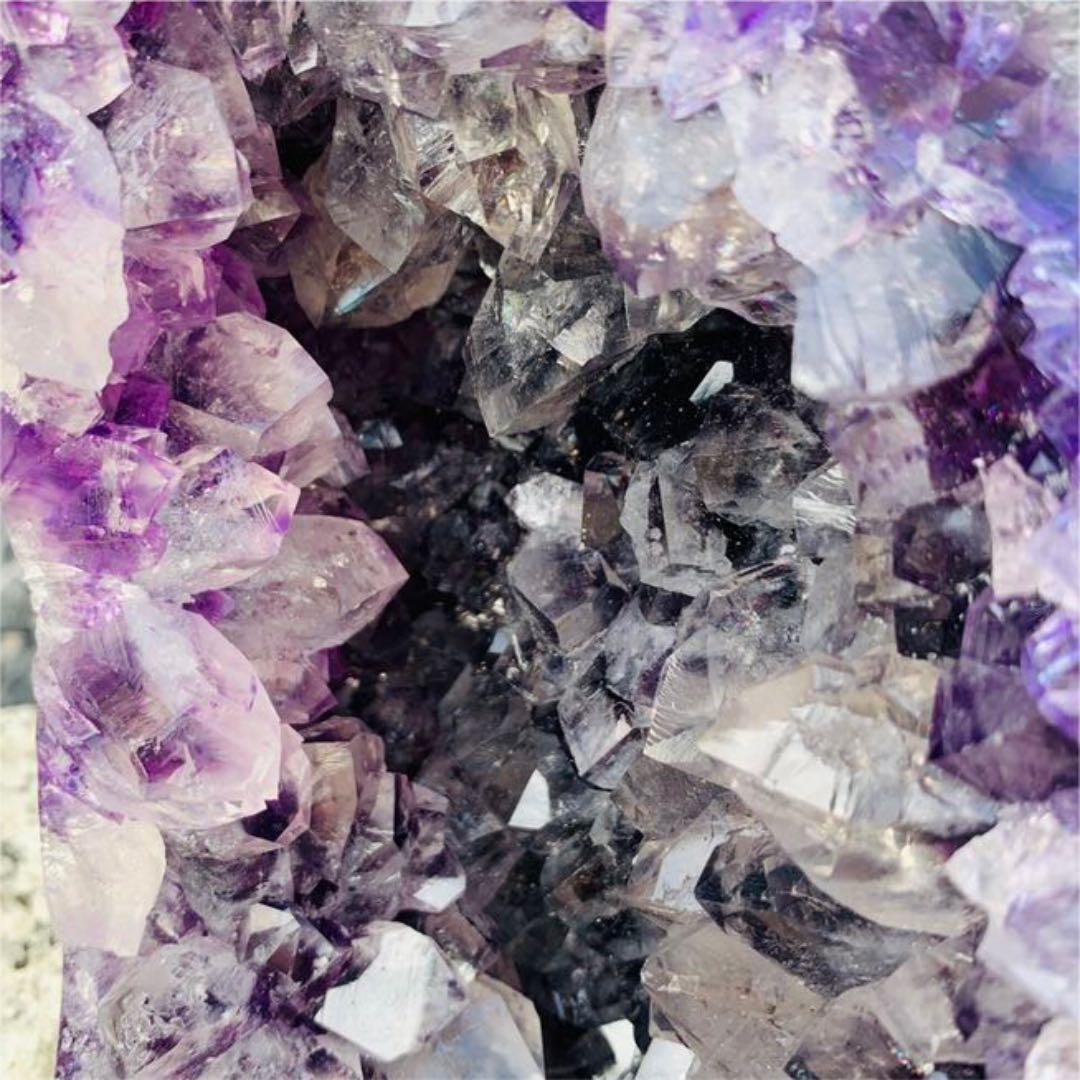 【♒映え映え・色が濃い♒】濃厚紫色 ウルグアイ産 高品質アメジスト 原石 天然石