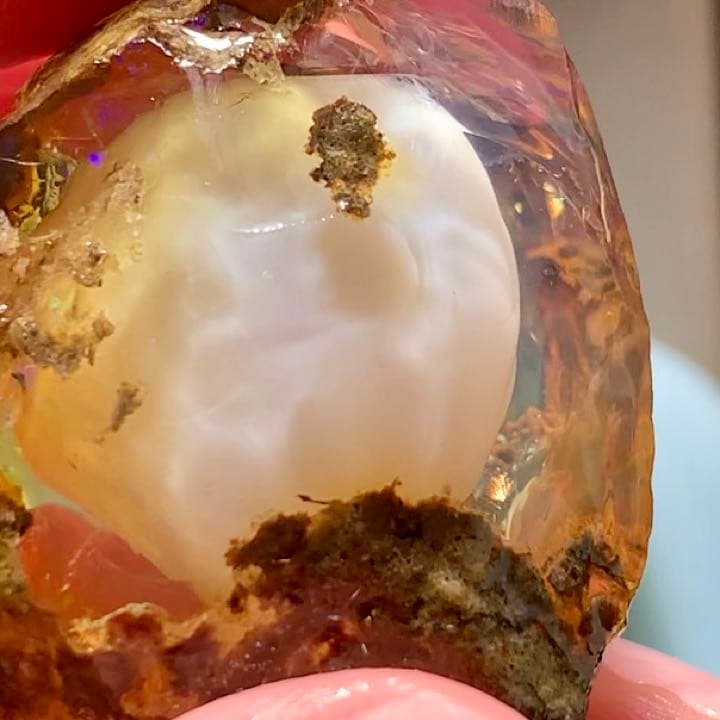 巨大エッグインオパール176.5ct/鉱物標本