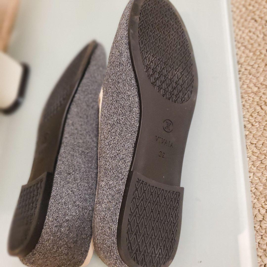 VIVAIA グレー フラットシューズ