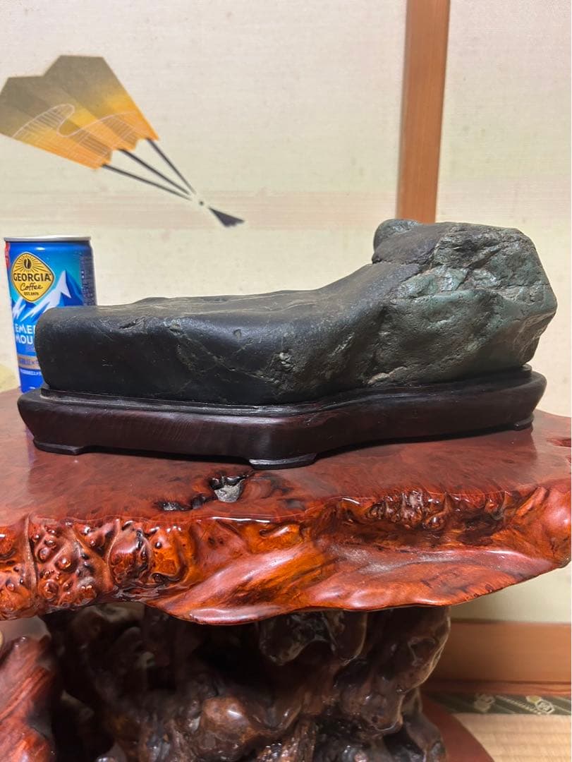 神居古潭石　土坡形　輝緑石と青黒石の珍品