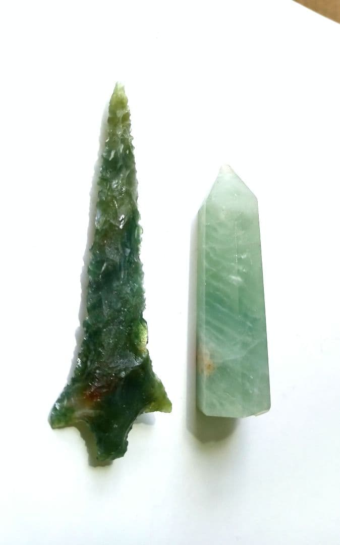 カムイセット　カルセドニー 石器　訳あり⚠　矛 とフローライト蛍石六角柱 模写