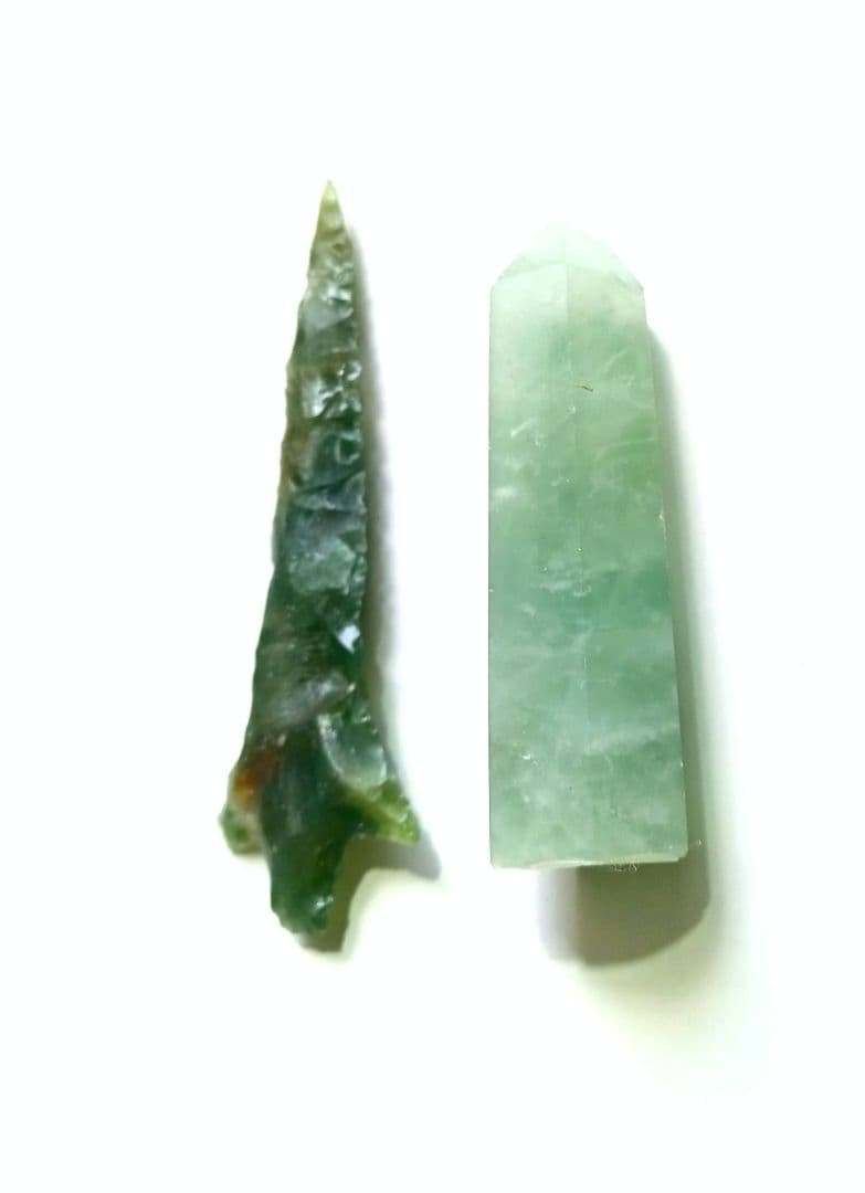 カムイセット　カルセドニー 石器　訳あり⚠　矛 とフローライト蛍石六角柱 模写