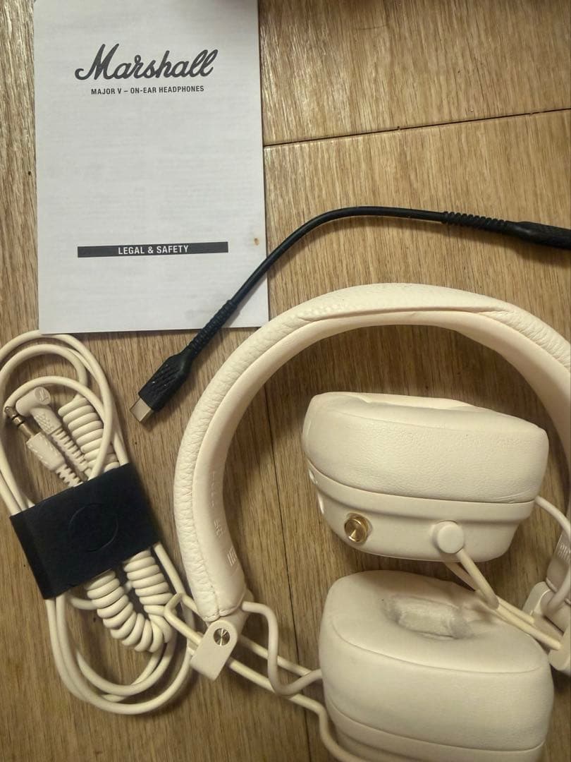 Marshall ワイヤレスオンイヤーヘッドホン Major V クリーム