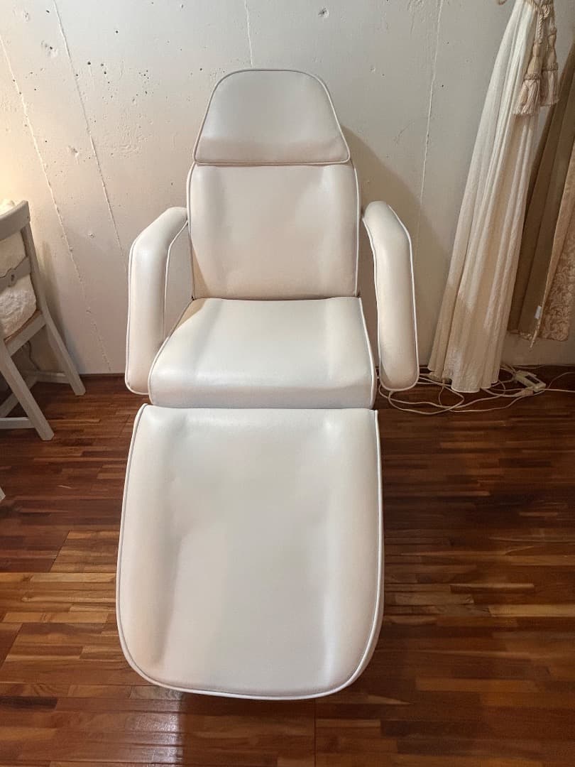 東京引き取り限定★1年使用★低反発スタンダードフェイシャルエステベッド（有孔）