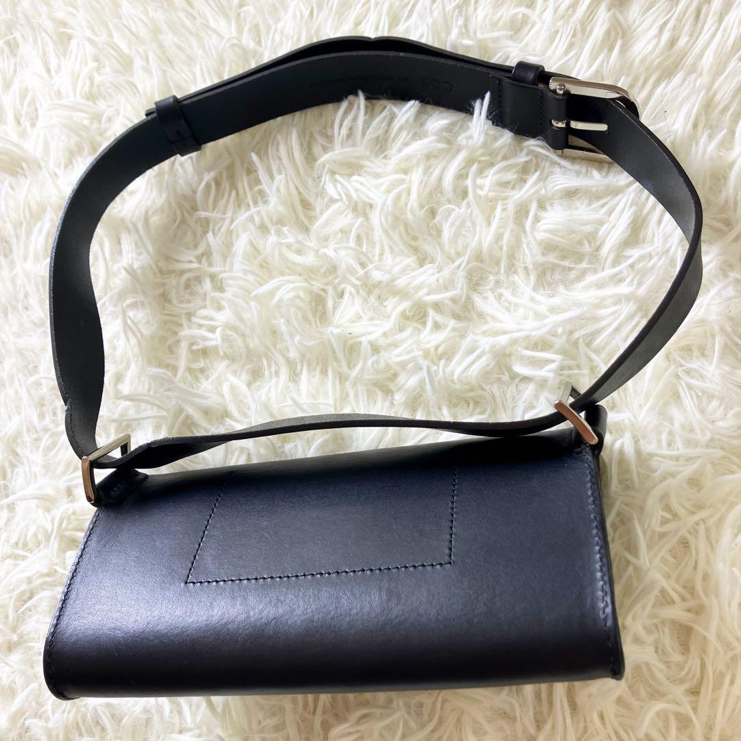 【希少型】COS レザー ベルトバッグ ブラック