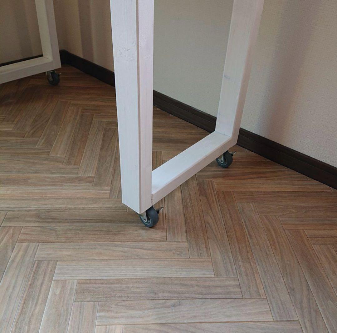 ネイル付きテーブル