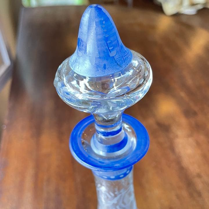 フランスアンティーク デキャンタ 青い蒔絵と鹿、鳥の柄